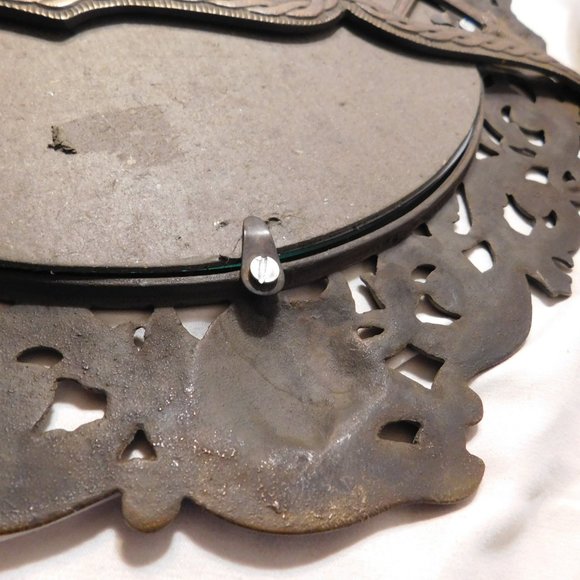 VINTAGE MEDIEVAL THEME BRASS MIRROR SWORDS AND SHIELDS DESIGN - Picture 15 of 16